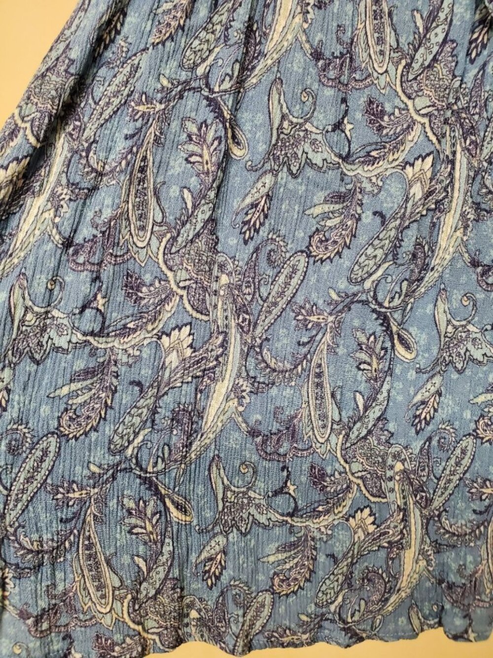 Vici Women's Light Blue Boho Paisley Tie Neck Crinkle Peasant Top Whimsy L - Picture 2 of 7